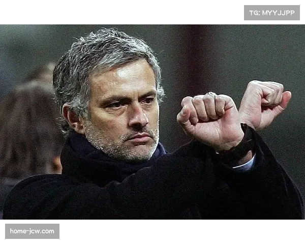 穆里尼奥重返斯坦福桥飞吻定格瞬间展现深情荣耀与永恒牵绊